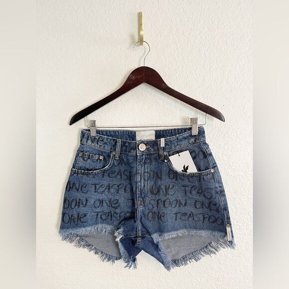 ONE TEASPOON Bonitas HIGH WAIST MOM FIT SHORT with graffiti design NWT 33 - Picture 4 of 14